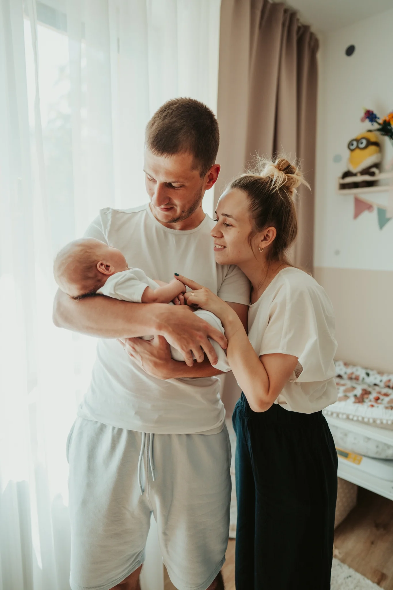 Fotografie miminka s rodiči doma Opava