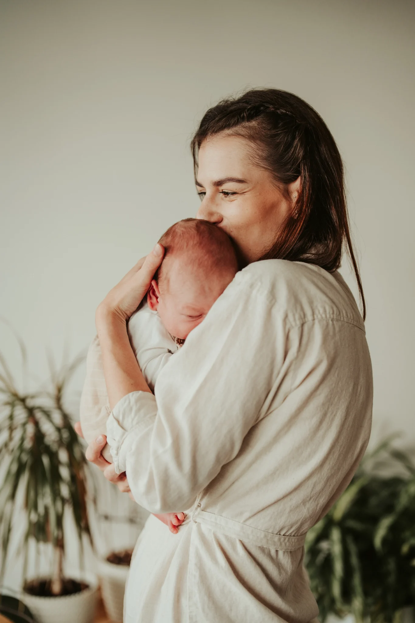 Newborn fotografie matka s dítětem Opava